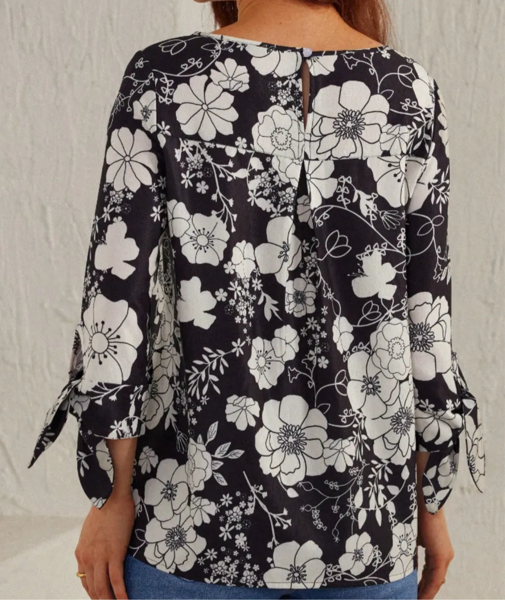 Printed Round Neck Three-Quarter Sleeve Blouse